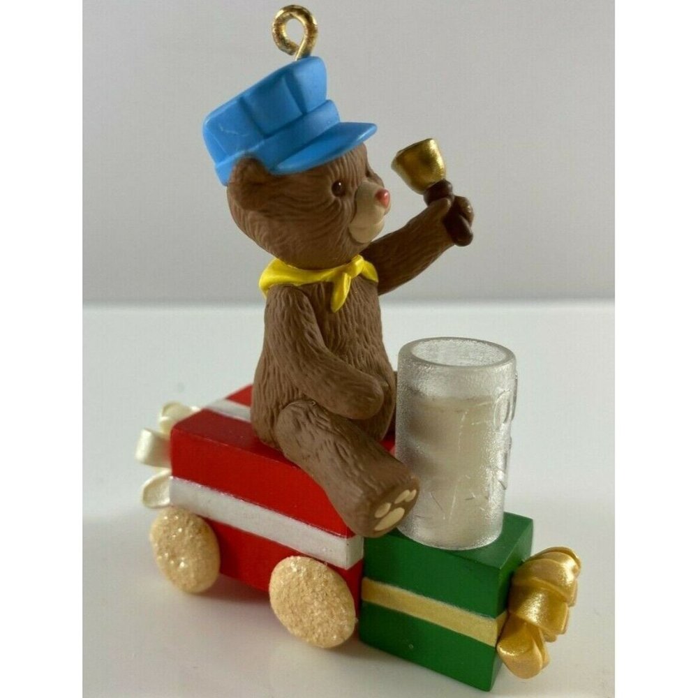 Hallmark 1999 Milk N Cookies Express Keepsake Ornament Bear on Train Christmas D